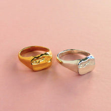 Load image into Gallery viewer, Gaia Square Signet Ring Silver