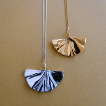 Load image into Gallery viewer, Zephyr Necklace Silver