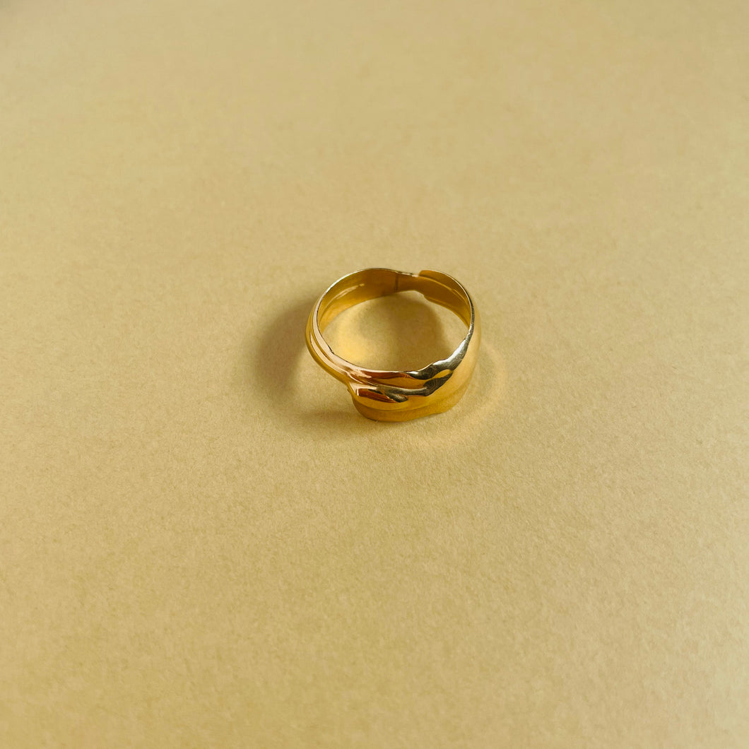 Simple Freeform Ring - Gold